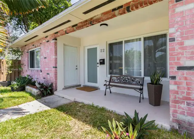 Property at 22 SE 13th Ter Unit 2, Dania Beach, FL, 33004, 2 beds, 2 baths, [object Object]