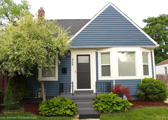 Property at 909 Hoffman Ave, Royal Oak, MI, 48067, 3 beds, 3 baths, [object Object]