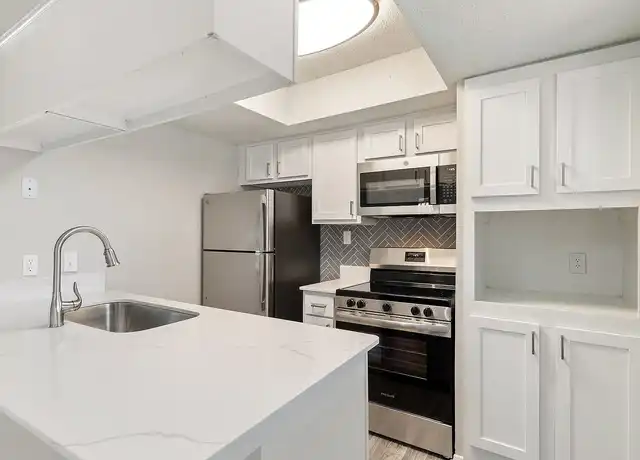 Property at Enclave at Prestonwood - 5930 Arapaho Rd, Dallas, TX, 75248, 1-2 bed, 1-2 bath, [object Object]