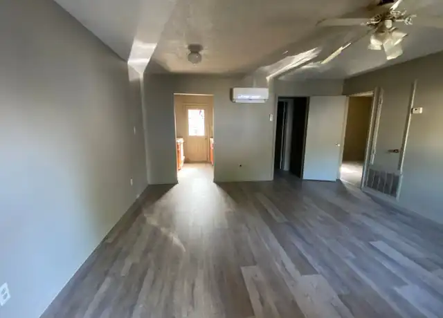 Property at 908 Warner Ave Unit B, Jonesboro, AR, 72401, 1 bed, 1 bath, [object Object]
