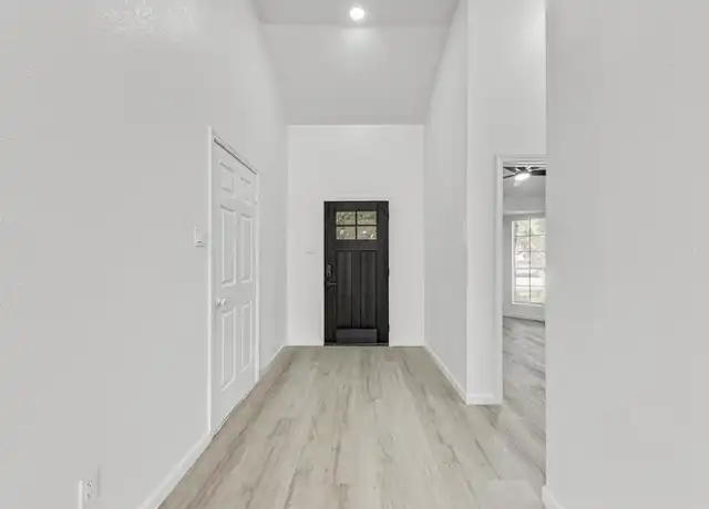Property at 917 Satellite Vw, Round Rock, TX, 78665, 4 beds, 2 baths, [object Object]