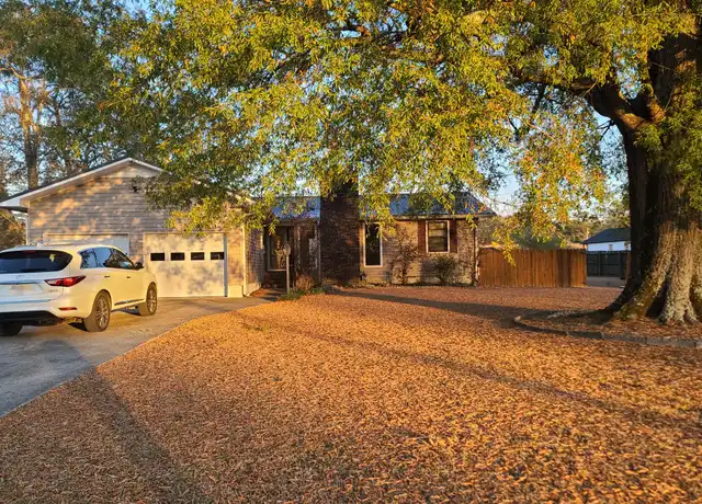 Property at 402 Kentucky Ave NE, Hanceville, AL, 35077, 3 beds, 2 baths, [object Object]