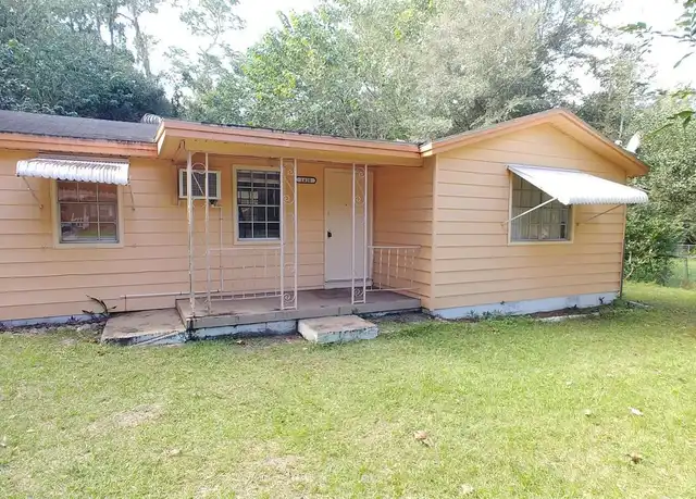 Property at 1428 NE 12th Ave, Ocala, FL, 34470, 2 beds, 1 bath, [object Object]