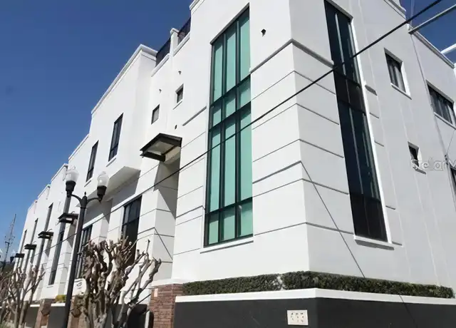 Property at 465 E South St, Orlando, FL, 32801, 2 beds, 3 baths, [object Object]