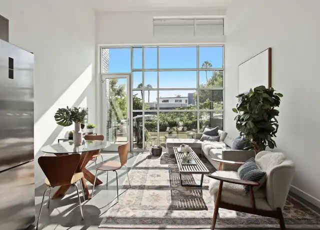 Property at 3008 Santa Monica Blvd Unit 105, Santa Monica, CA, 90404, 1 bed, 1 bath, [object Object]