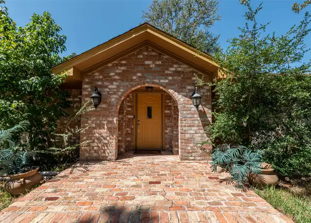 Property at 102 Butlers Ct, Conroe, TX, 77385, 3 beds, 2.5 baths, [object Object]