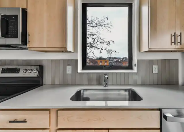 Property at 3333 Hennepin Ave Unit 202, Minneapolis, MN, 55408, 1 bed, 1 bath, [object Object]