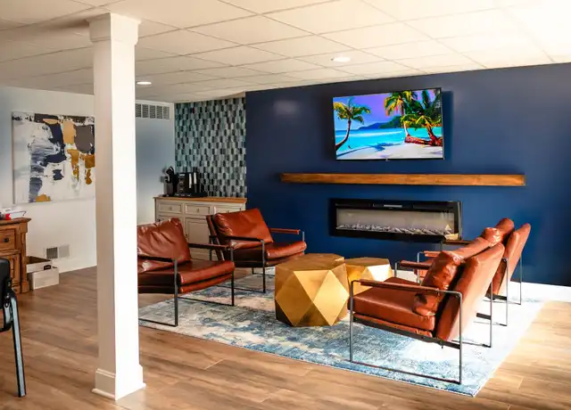 Property at Renovated One Bedroom Apartment. ONE MONTH FREE IF YOU APPLY BEFORE JAN 25! - 10900 Oasis Ct, Shawnee, KS, 66203, 0-1 beds, 1 bath, [object Object]