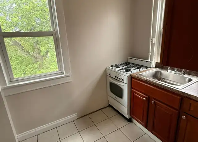 Property at 424 E Jersey St, Elizabethport, NJ, 07206, 2 beds, 1 bath, [object Object]