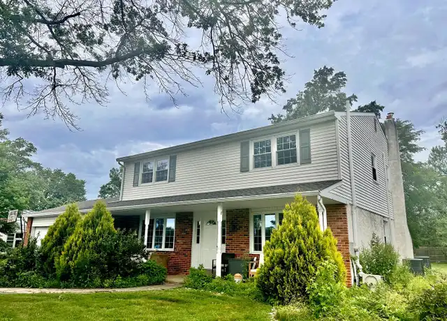 Property at 19 Gelder Dr, Southampton, PA, 18966, 4 beds, 2.5 baths, [object Object]