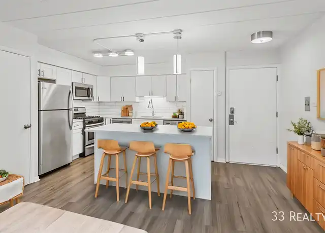 Property at 30 S Spring Ave Unit 304, La Grange, IL, 60525, 2 beds, 1 bath, [object Object]