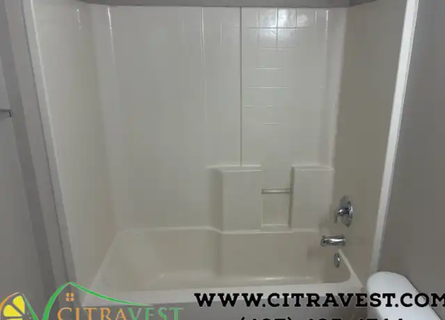 Property at 514 Kingfisher Dr, Kissimmee, FL, 34759, 4 beds, 2 baths, [object Object]