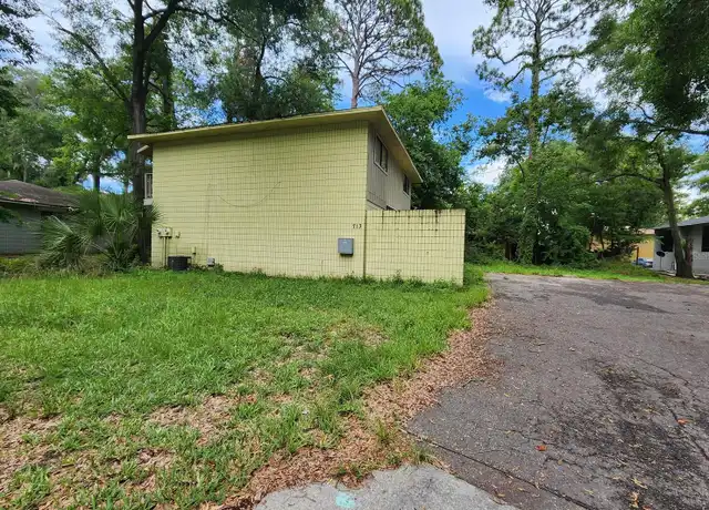 Property at 713 SW 69th St Unit B, Gainesville, FL, 32607, 2 beds, 1.5 baths, [object Object]
