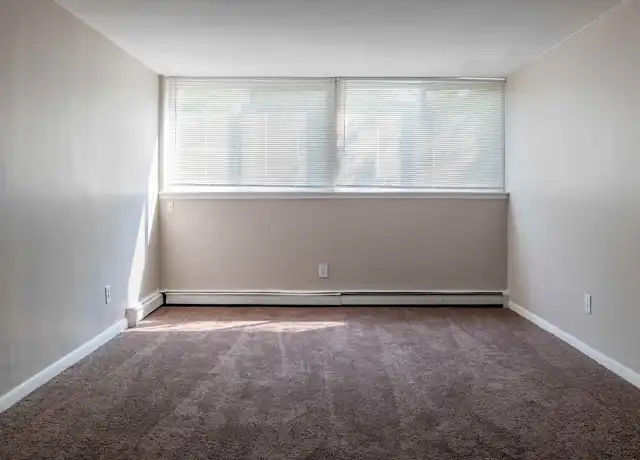 Property at 15097 Greenfield Rd, Detroit, MI, 48227, 1 bed, 1 bath, [object Object]