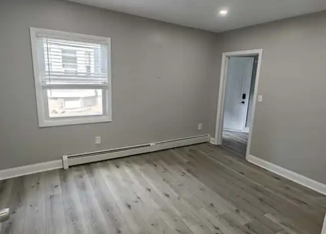 Property at 28 Vine St Unit 103, Haverhill, MA, 01830, 2 beds, 1 bath, [object Object]