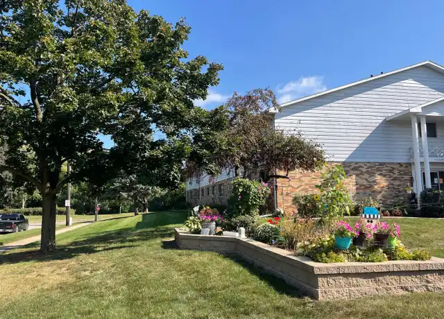 Property at 113 S Platten St Unit 203, Green Bay, WI, 54303, 2 beds, 1 bath, [object Object]