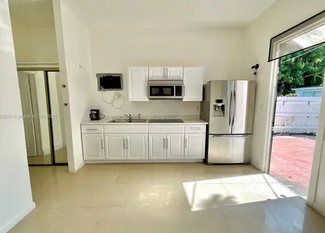 Property at 2516 Cleveland St Unit B, Hollywood, FL, 33020, 1 bed, 1 bath, [object Object]