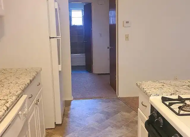 Property at Leesburg Lane Apartments LLC - 4000 Leesburg Ln, Cincinnati, OH, 45209, 2 beds, 1 bath, [object Object]