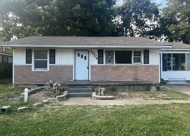 Property at 1009 E Gardena St, Ada, OK, 74820, 3 beds, 2 baths, [object Object]