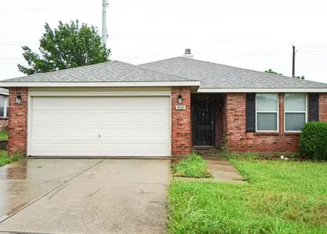 Property at 5929 Thoroughbred Trl, Denton, TX, 76210, 3 beds, 2 baths, [object Object]