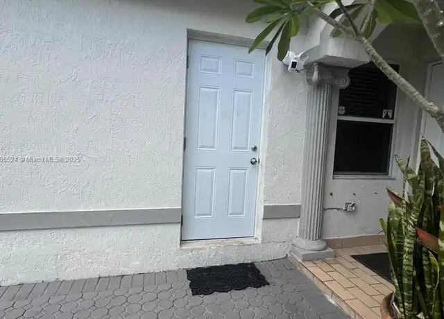 Property at 15709 SW 90th Ter Unit 09, Miami, FL, 33196, 1 bed, 1 bath, [object Object]