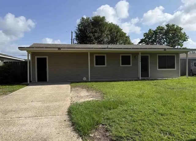 Property at 3608 Edgemont Dr, Orange, TX, 77630, 3 beds, 1 bath, [object Object]