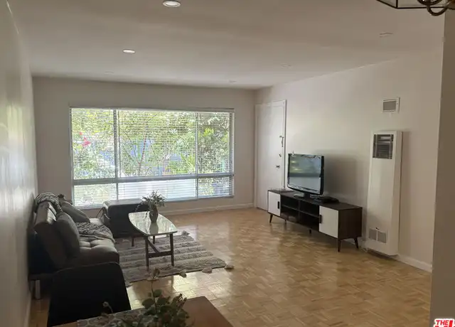 Property at 828 Lincoln Blvd Apt 1, Santa Monica, CA, 90403, 1 bed, 1 bath, [object Object]