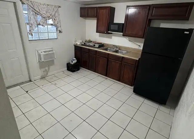 Property at 1135 SW 127th Ct, Miami, FL, 33184, 1 bed, 1 bath, [object Object]