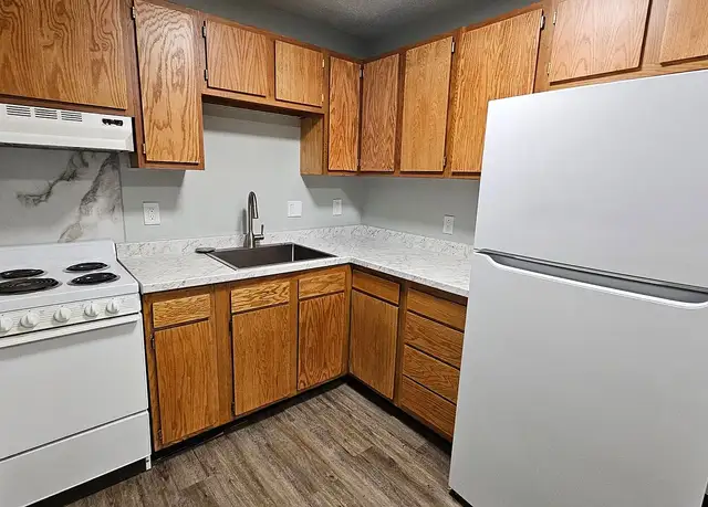 Photo of 3317 E 15th St, Des Moines, IA 50316