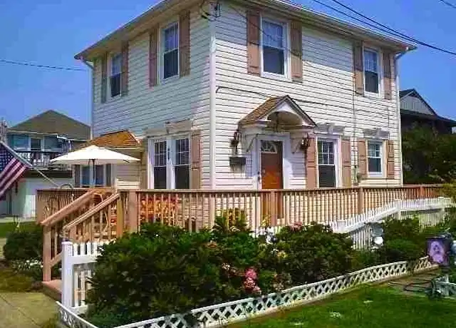 Property at 425 N Kenyon Ave, Margate City, NJ, 08402, 4 beds, 2 baths, [object Object]