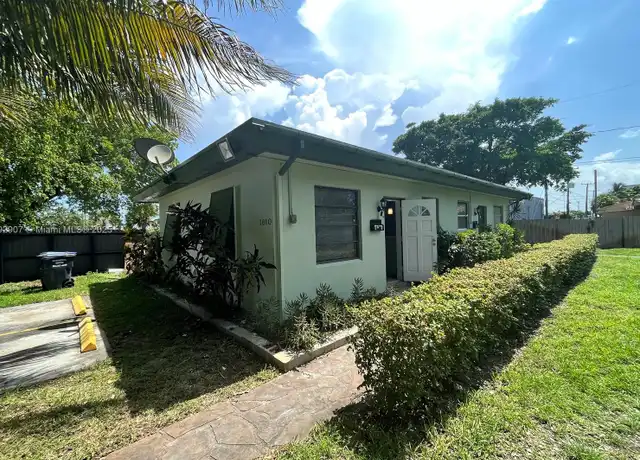 Property at 1610 S 19th Ave, Hollywood, FL, 33020, 1 bed, 1 bath, [object Object]