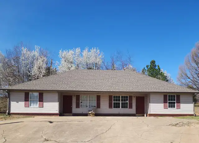 Property at 3b Love Cir, Clarksville, AR, 72830, 2 beds, 1 bath, [object Object]