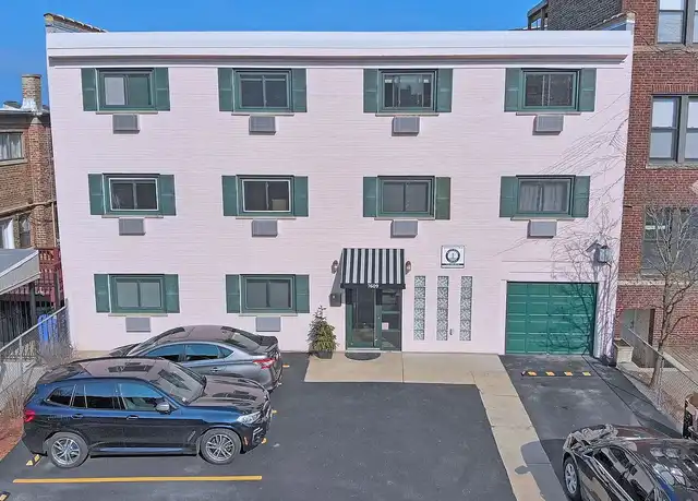 Property at Beach House Chicago - 7609 N Eastlake Ter, Chicago, IL, 60626, 2 beds, 2 baths, [object Object]