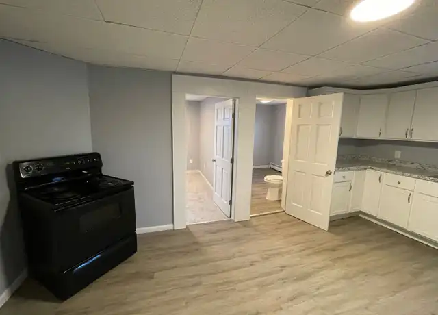 Property at 211 Douglas St Unit 211-3 Douglas, Manchester, NH, 03102, 2 beds, 1 bath, [object Object]