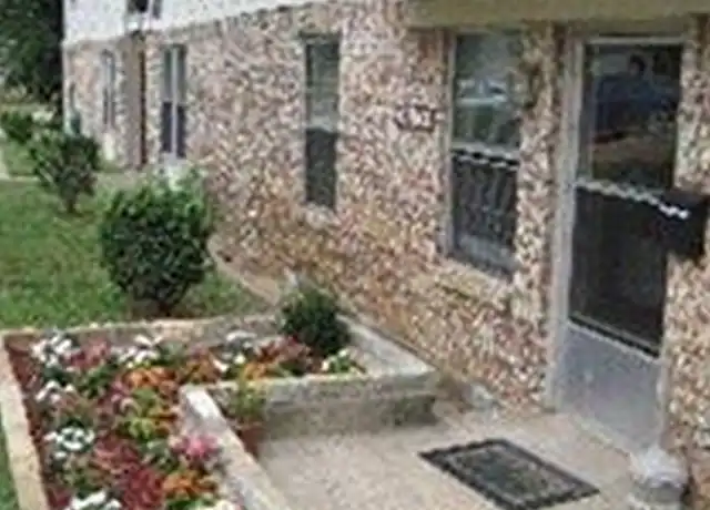 Property at 1465 W 6th St, Rusk, TX, 75785, 1 bed, 1 bath, [object Object]