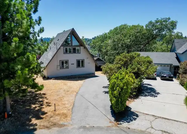 Property at 1234 Klondike Dr, Lake Arrowhead, CA, 92352, 3 beds, 1.5 baths, [object Object]