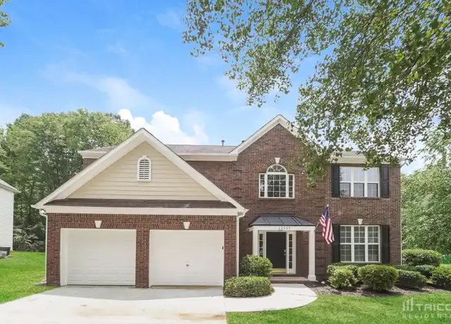 Property at 11335 Fox Hill Dr, Charlotte, NC, 28269, 4 beds, 2.5 baths, [object Object]