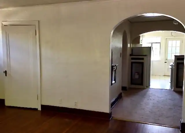 Property at 1311 S Braddock Ave Unit 5, Pittsburgh, PA, 15218, 1 bed, 1 bath, [object Object]