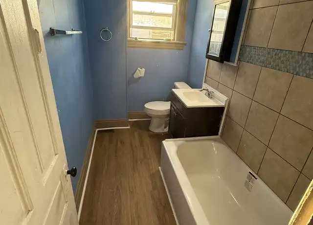 Property at 139 S 9th St Unit B, Easton, PA, 18042, 2 beds, 1 bath, [object Object]