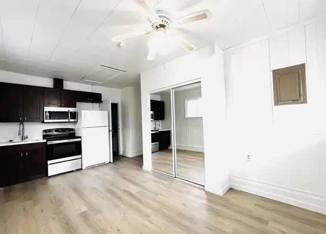 Property at 25818 19th Ave S Unit 2, Des Moines, WA, 98198, 0 beds, 1 bath, [object Object]