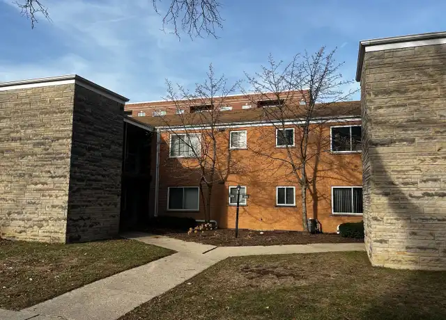 Property at 1376 Brown St Unit 1384-2 U, Des Plaines, IL, 60016, 1 bed, 1 bath, [object Object]