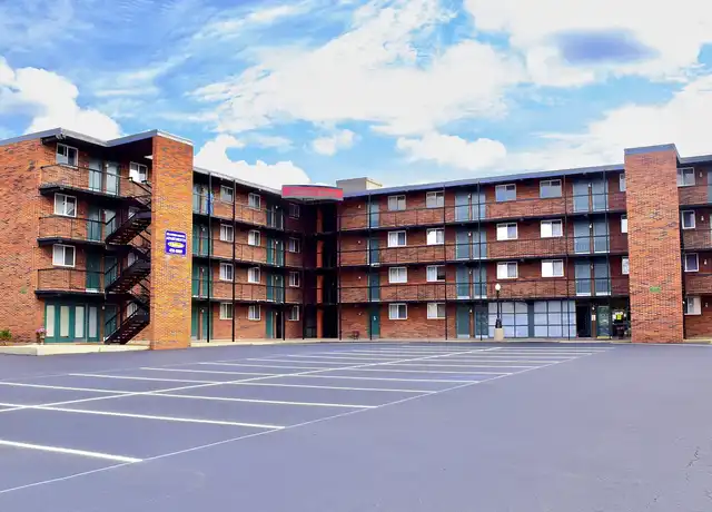 Property at Heather House Apartments - 2206 Heather Ln, Louisville, KY, 40218, 1 bed, 1 bath, [object Object]