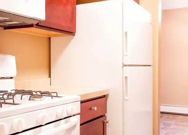 Property at Cedar Creek Apartments - 135 Crosstown Blvd Ste A, Chaska, MN, 55318, 2 beds, 1 bath, [object Object]