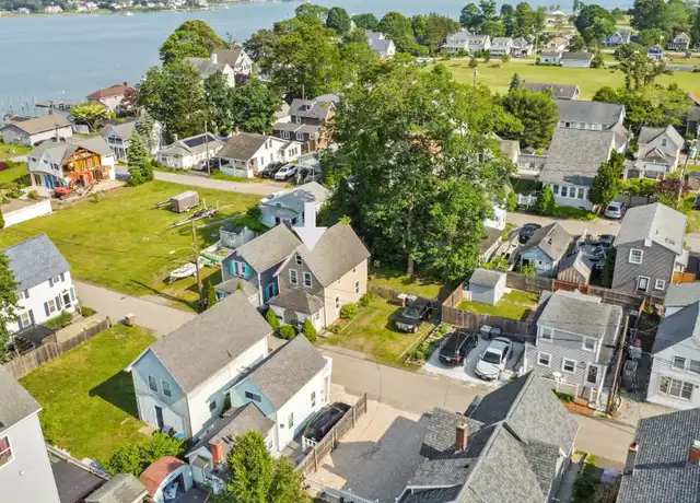 Property at 14 S Pine St, Niantic, CT, 06357, 2 beds, 1 bath, [object Object]
