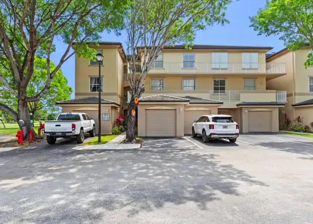Property at 2060 Greenview Shores Blvd #318, Wellington, FL, 33414, 3 beds, 2 baths, [object Object]