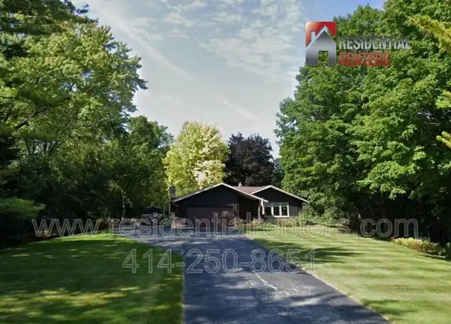 Property at 11539 N Parkview Dr, Mequon, WI, 53092, 3 beds, 2 baths, [object Object]
