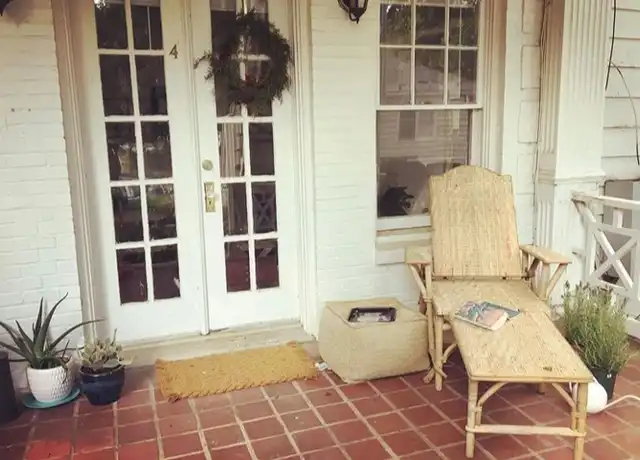 Property at 205 Ponce De Leon Ct Unit 205-04, Decatur, GA, 30030, 1 bed, 1 bath, [object Object]