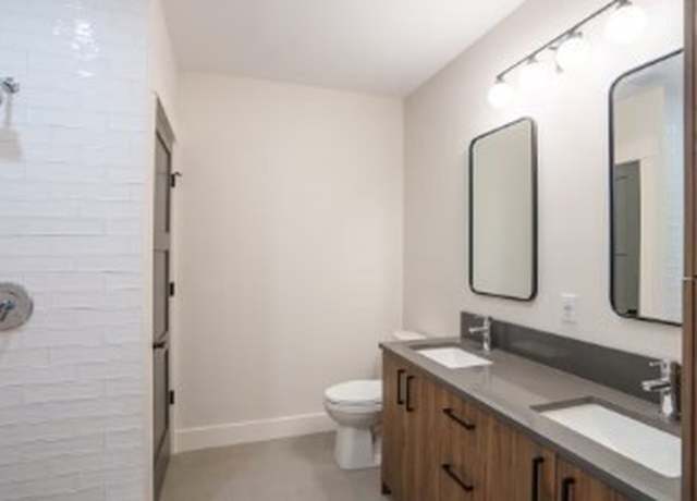 Photo of 100 Plank St Unit 102, Bedford, MA 01730