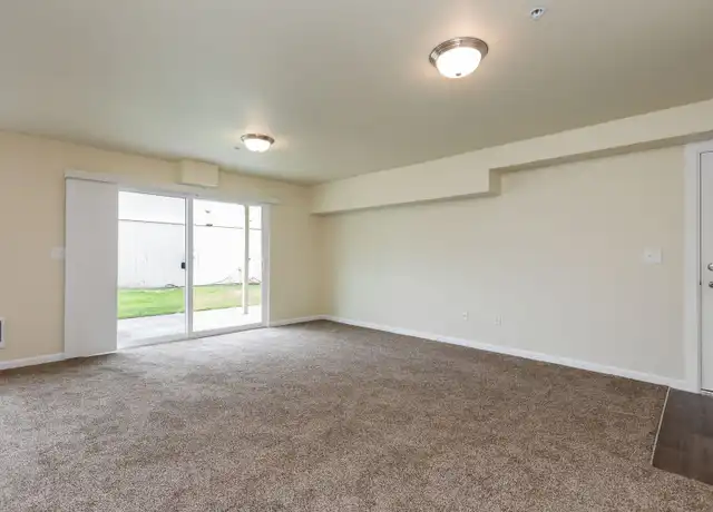 Property at 7611 Pacific Ave Unit C4, Tacoma, WA, 98408, 2 beds, 1 bath, [object Object]