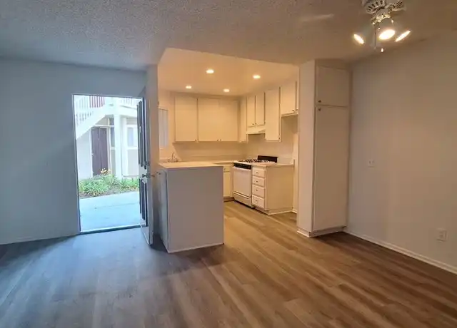 Property at 489 S Chatham Cir Unit 424C, Anaheim, CA, 92806, 1 bed, 1 bath, [object Object]